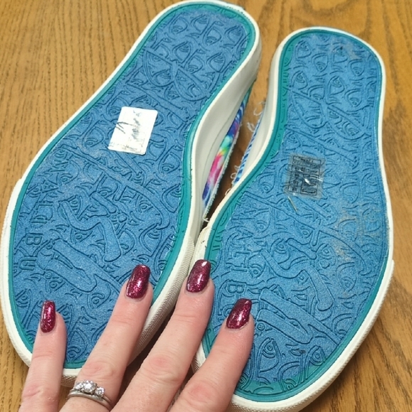 Colorful Tie-Dye Women's Sneakers - Picture 2 of 4